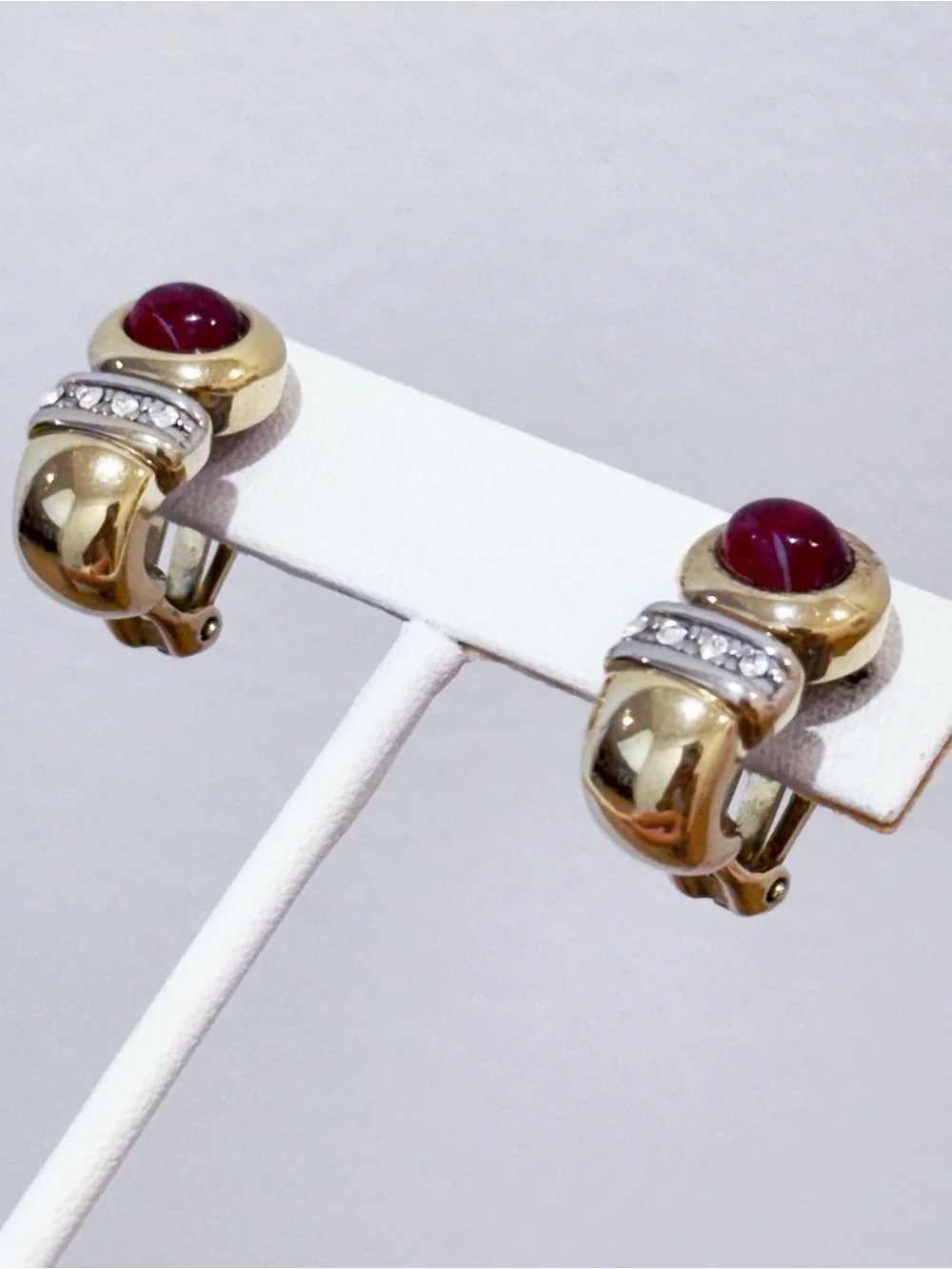 Vintage gold tone red glass cabochon cz clip on earrings